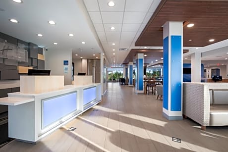 Holiday Inn Express & Suites - Hoffman Estates, an IHG Hotel