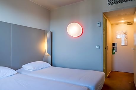 Room Next Generation - 2 Single Beds