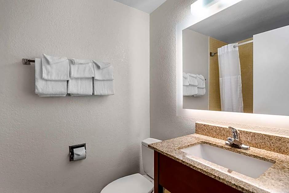 Howard Johnson by Wyndham Vero Beach / Downtown