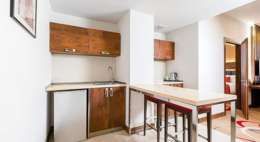 Ramada Hotel & Suites by Wyndham Yerevan