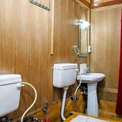 Houseboat Switzerland