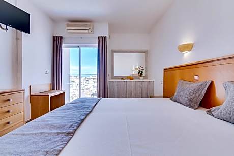 Twin Room with Extra Bed (2 Adults + 1 Child)