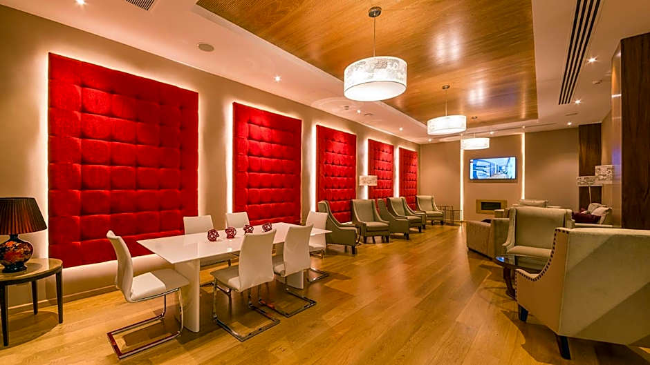 Lamaraz Hotels