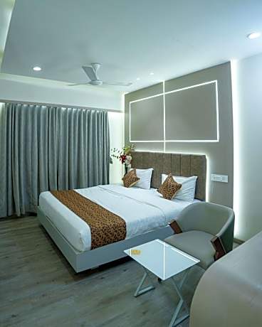 Deluxe Double or Twin Room