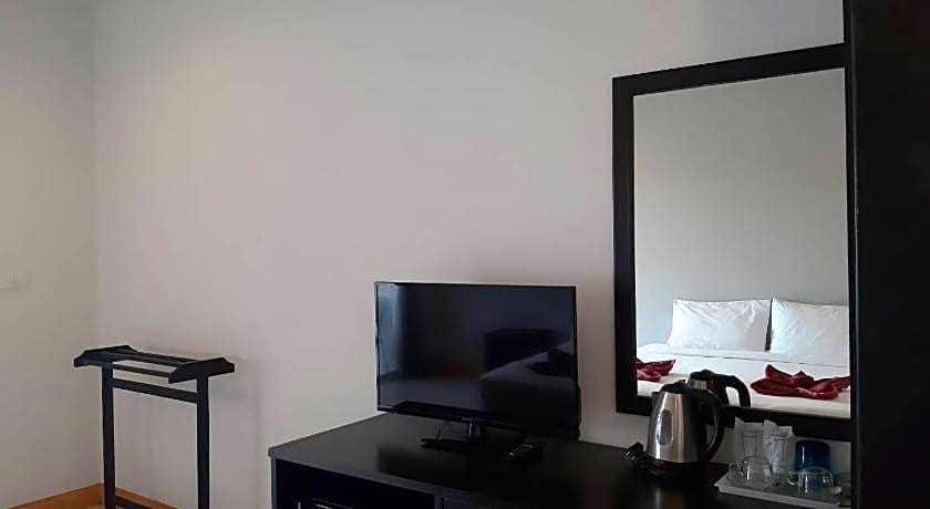 Karon Sea Side Hotel