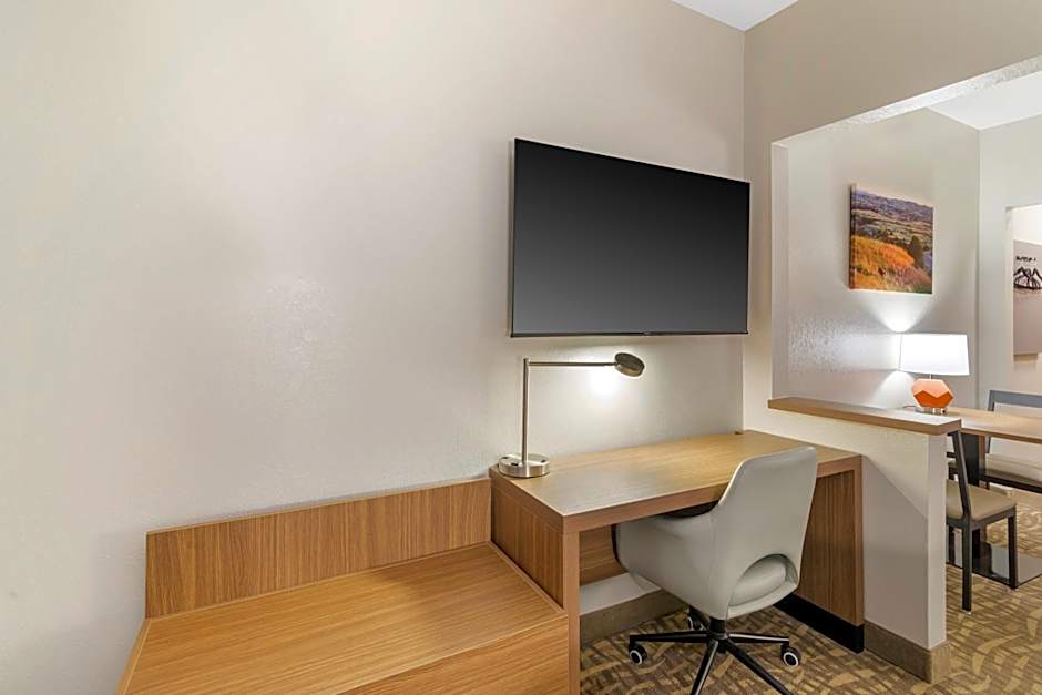 EverSpring Suites