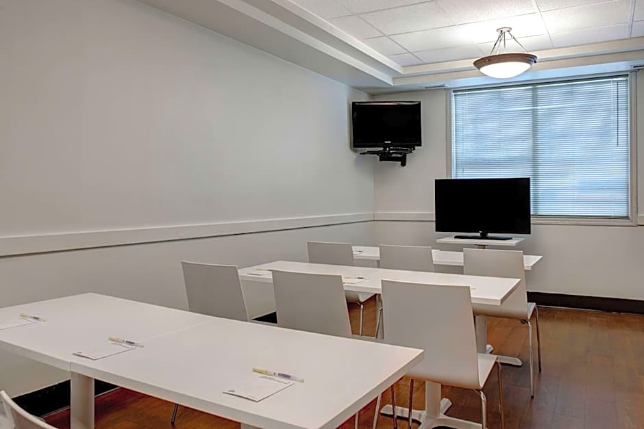 Days Inn by Wyndham Whitecourt