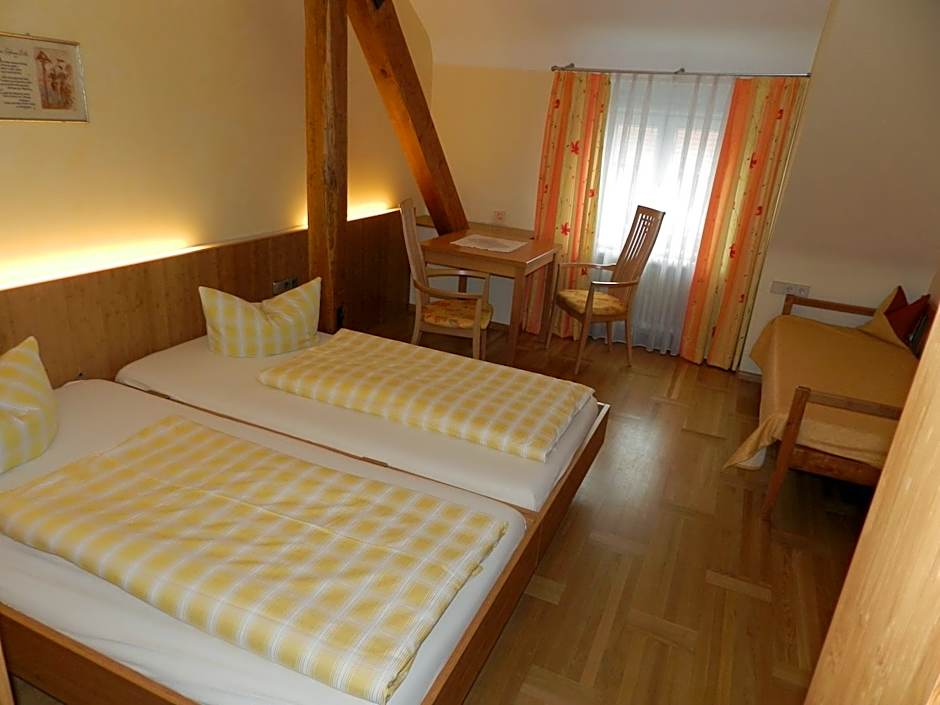 Gasthaus-Pension Zum Kreuz