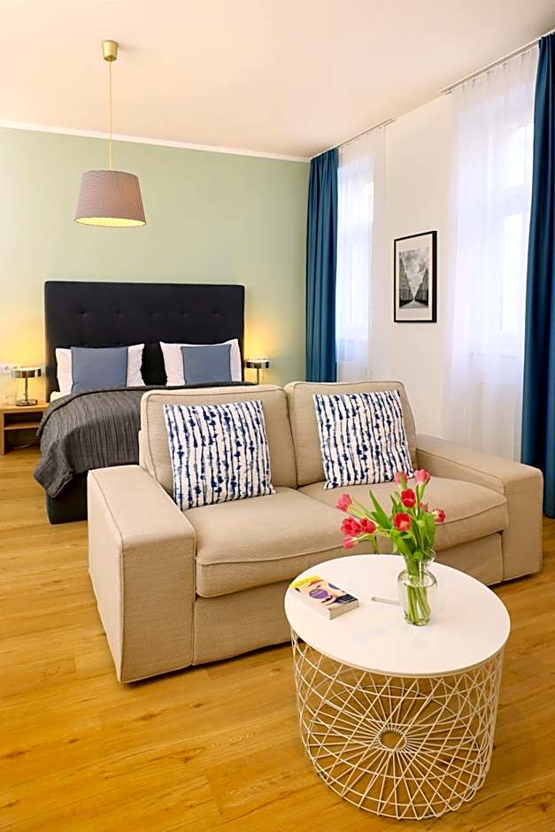 Jimmy's Apartments Dandelion