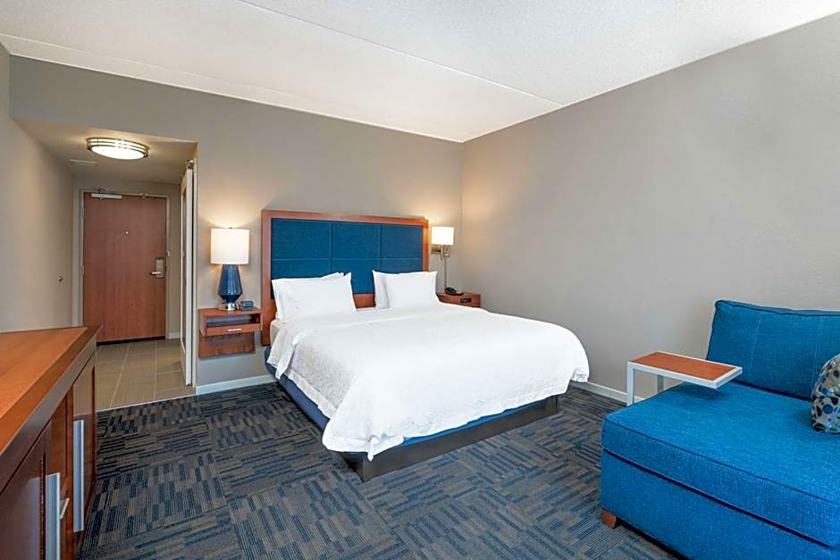Hampton Inn By Hilton & Suites Newburgh Stewart Airport, NY