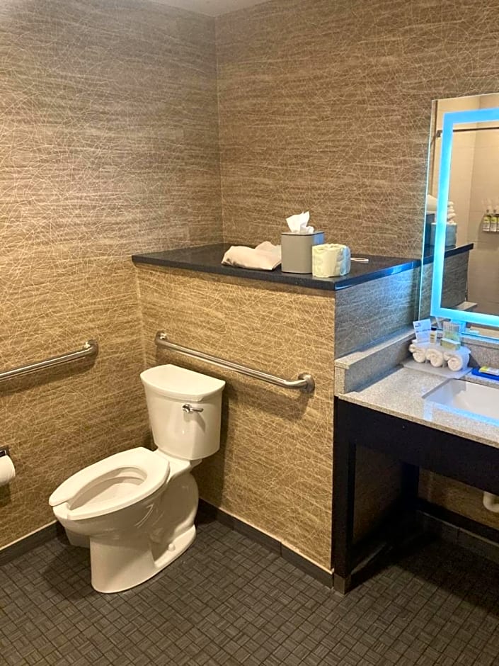 Holiday Inn Express & Suites Peekskill-Lower Hudson Valley By IHG