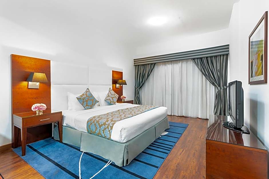 Photo 1 of 4 of Superior 1 King Bed