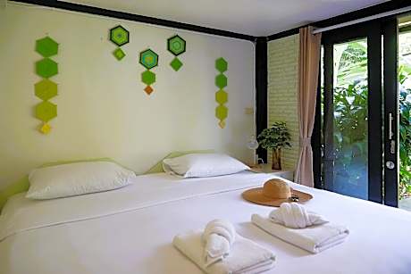 Deluxe Bungalow with Garden View