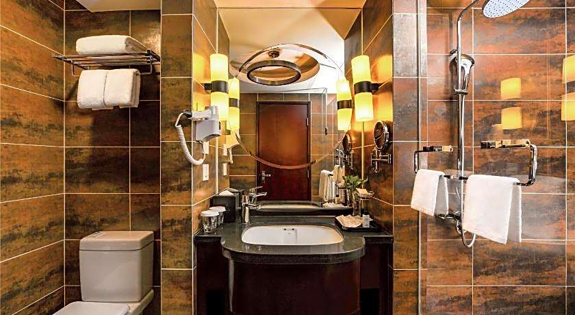 YUN-ZEN Jinling World Trade Plaza Hotel