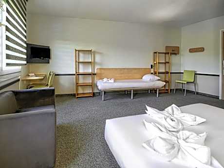 Standard Room with One Double Bed and One Single Bed