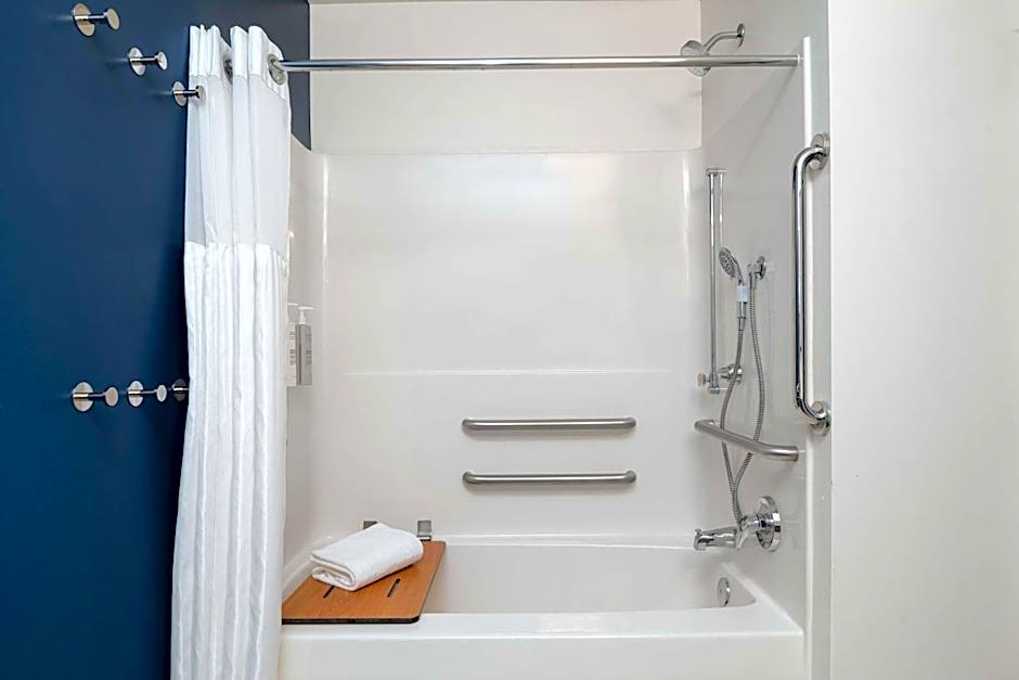 Spark by Hilton Summerville