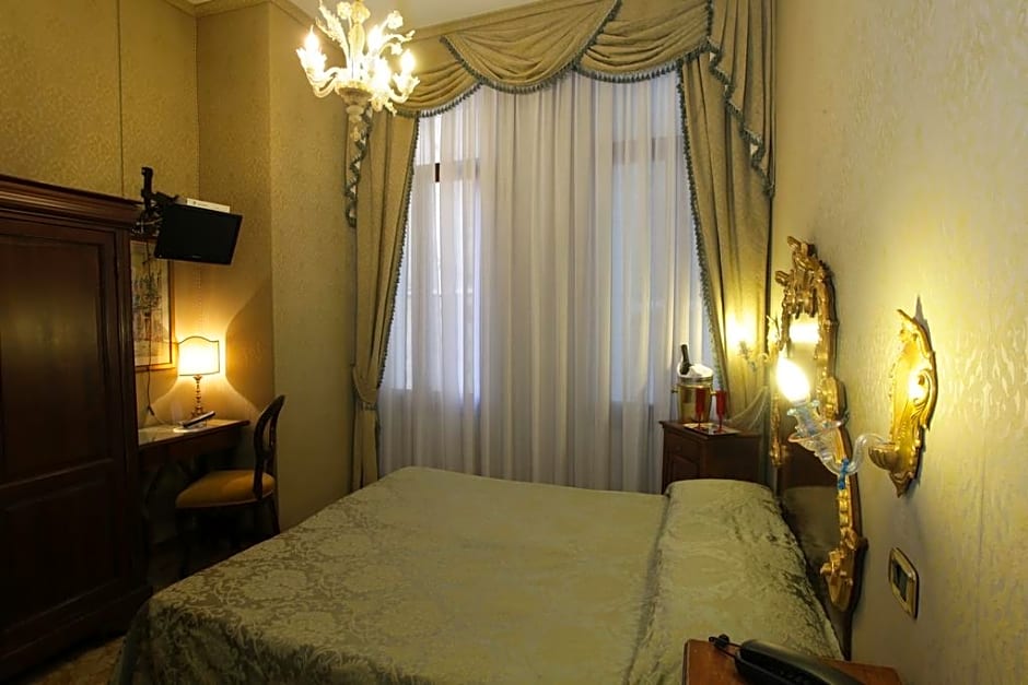 Ateneo Hotel