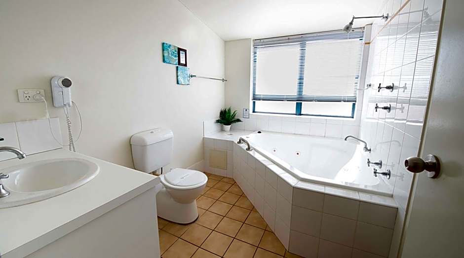 Photo 1 of 7 of 1 Bedroom Apartment
