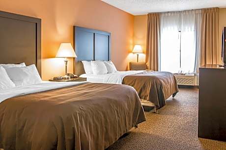 Queen Room with Two Queen Beds - Non-Smoking