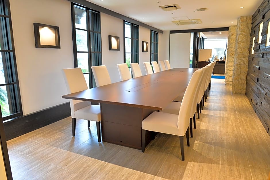 Community & Spa Naha Central Hotel
