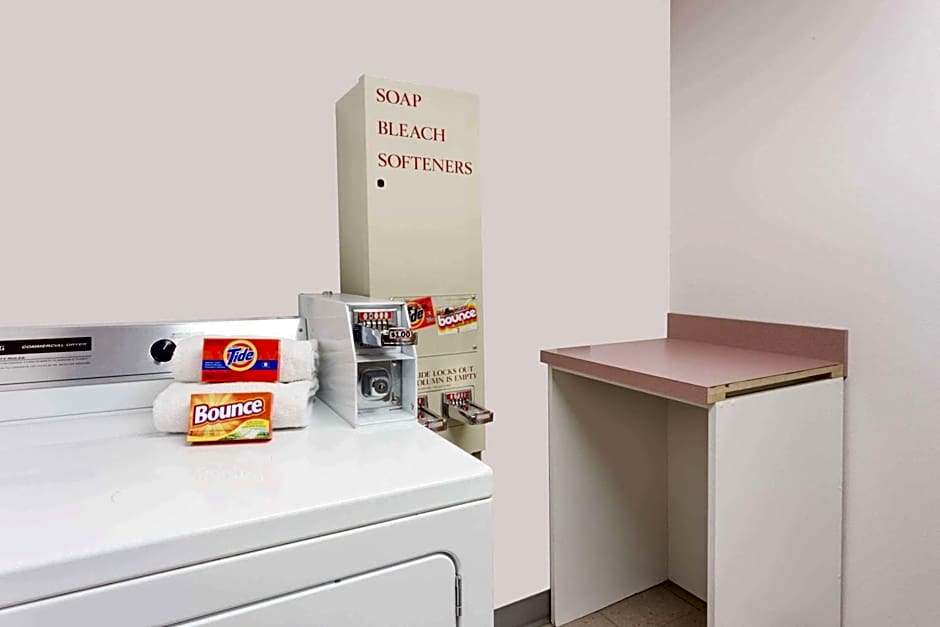 Super 8 by Wyndham Moose Jaw SK