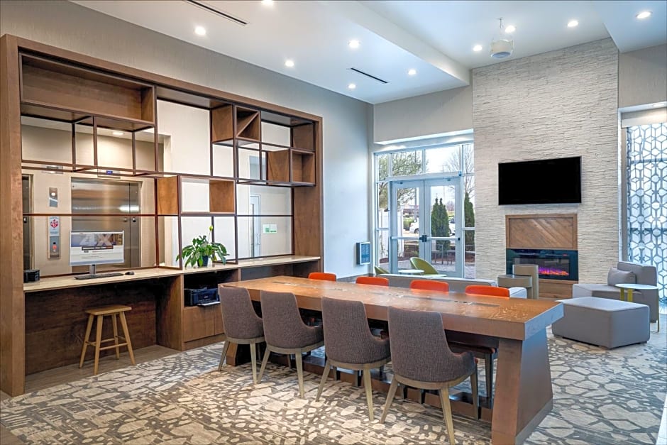 Holiday Inn and Suites Memphis Southeast Germantown By IHG