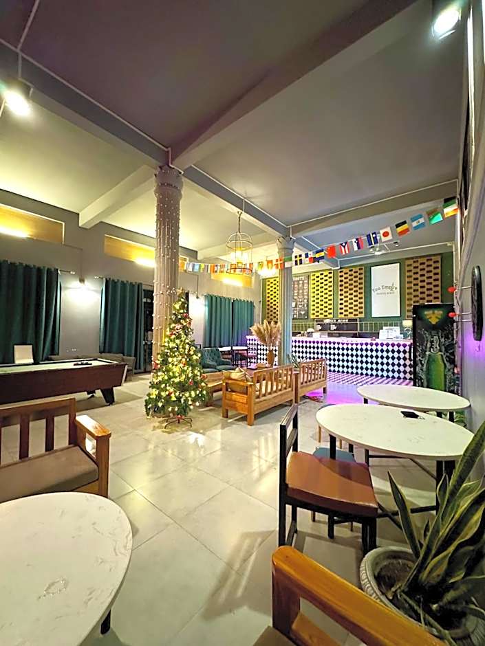 You Empire Hostel & Bar