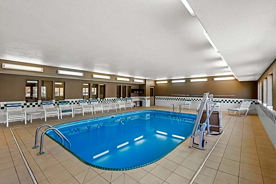 Quality Inn & Suites Des Moines Airport
