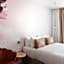 Glam's Hotel
