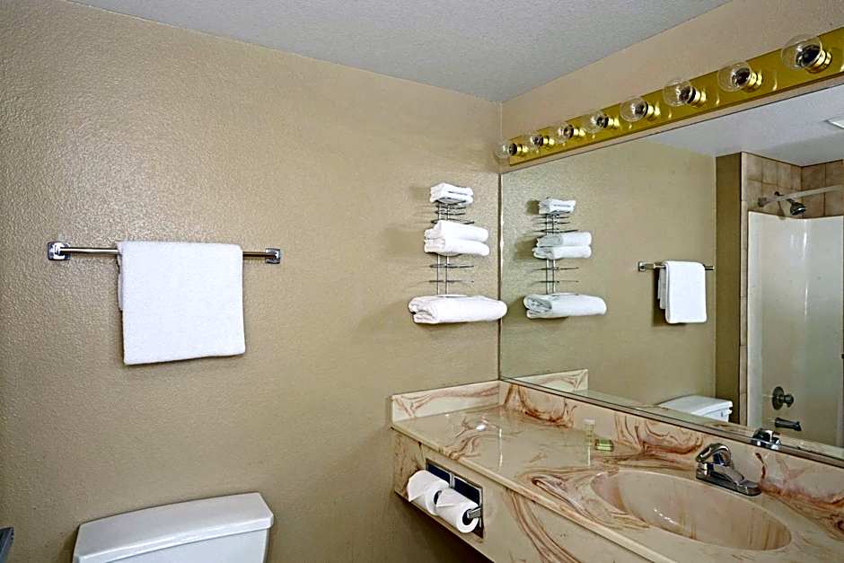 Topaz Lodge