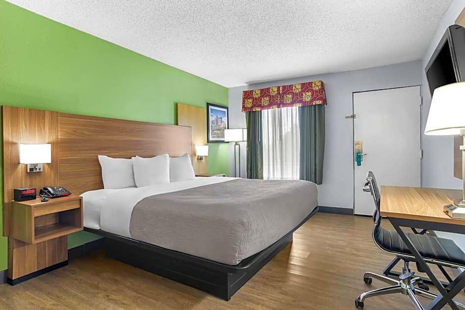 Quality Inn & Suites Greenville - Haywood Mall