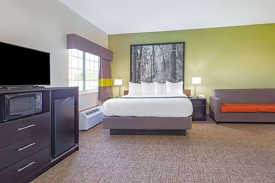 Super 8 by Wyndham Emmetsburg