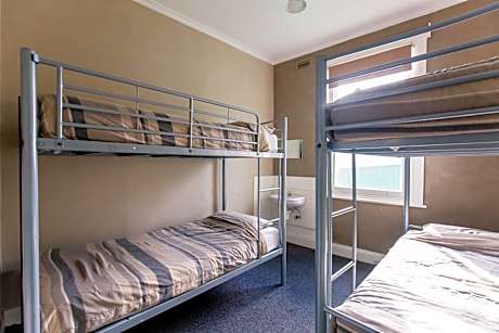 Bed in 4-Bed Mixed Dormitory Room