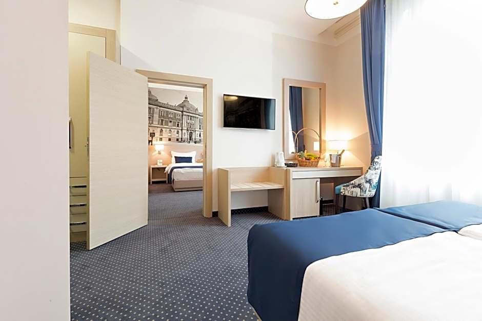 Five Points Square - City Center