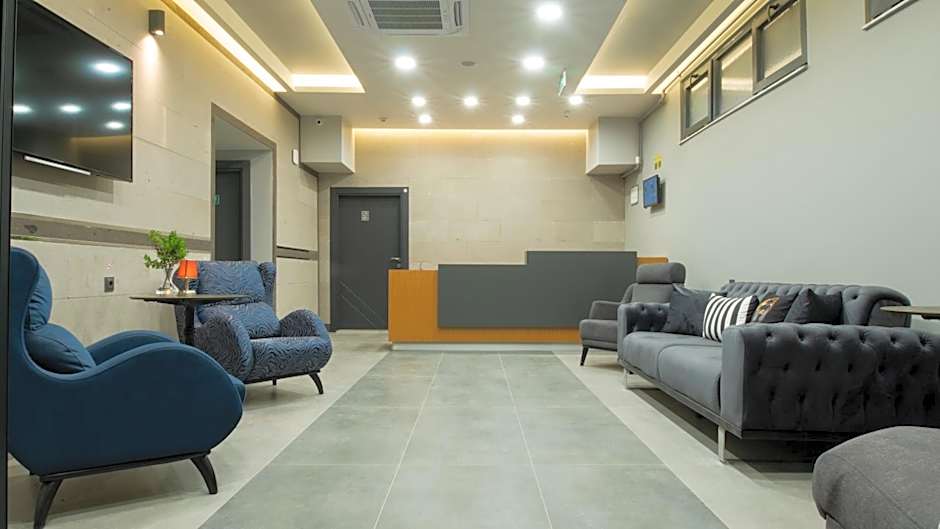 OPERA SUITES Apart Hotel