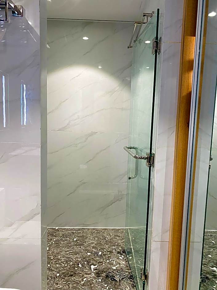 Walking Street Condo Beautiful 1 king bedroom