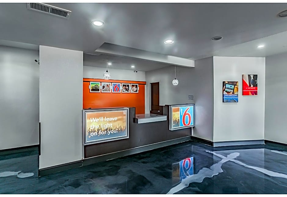 Motel 6-Augusta, KS