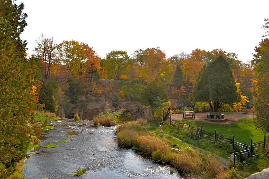 Holiday Inn Express Hamilton Upper James By IHG