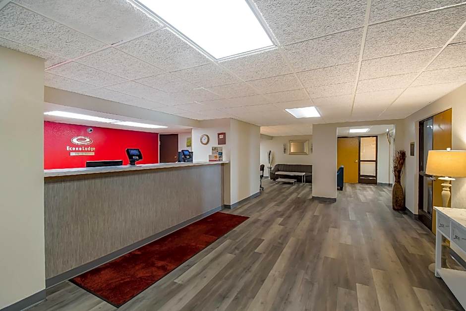 Econo Lodge Duluth near Miller Hill Mall