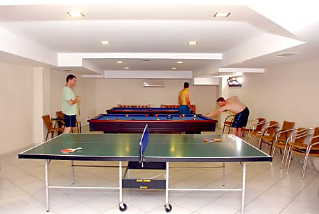 Costa Queen Resort