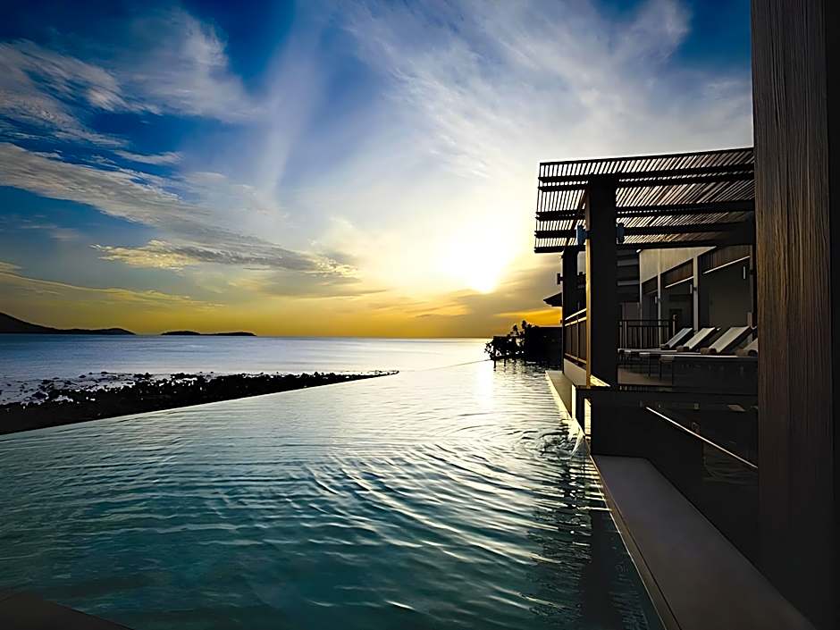 Sea Front Pool Villas by The Sarann