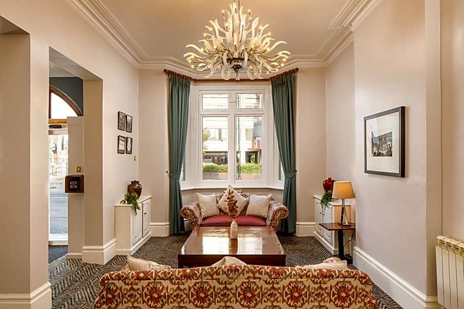 Sunday London Staines-upon-Thames Heathrow T5