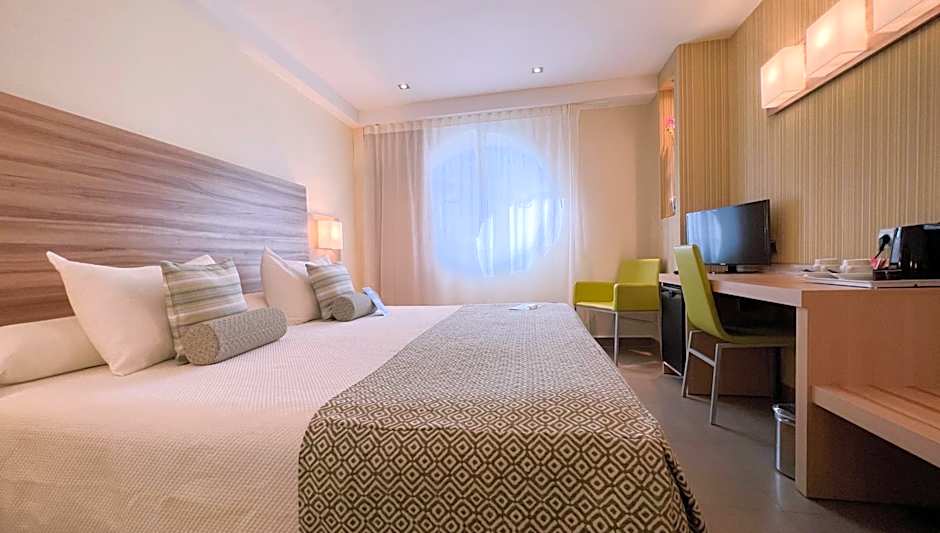 Riviera Beachotel - Adults Recommended