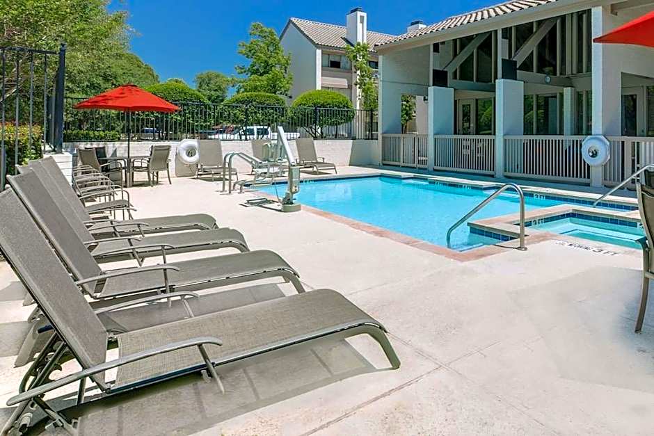 Value Suites Extended Stay - Arlington