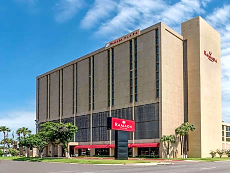 DoubleTree by Hilton Laredo