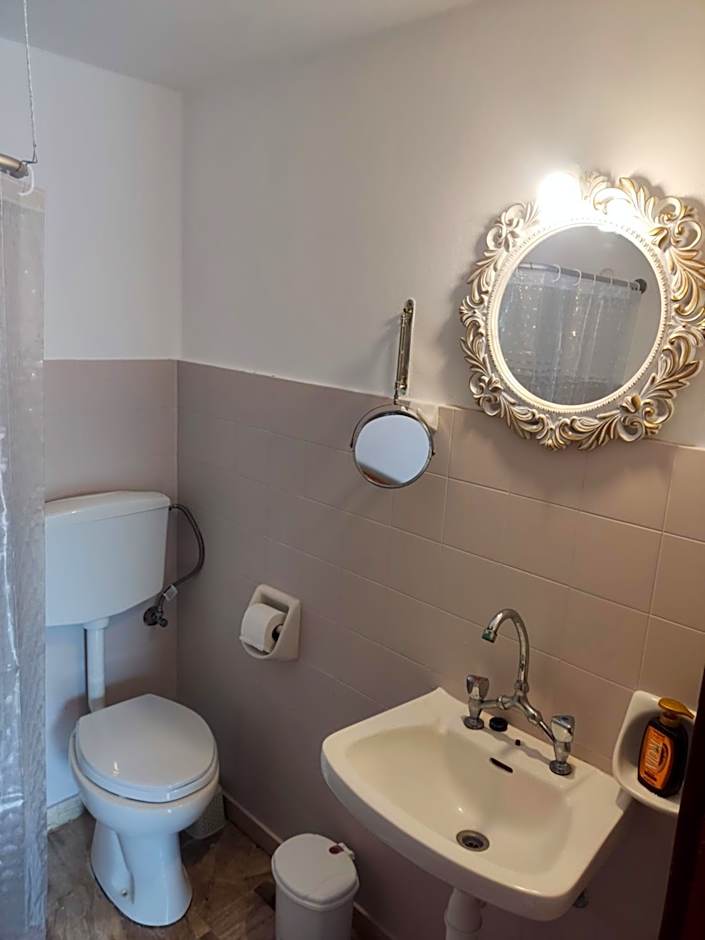 Manolis Rooms Vathys