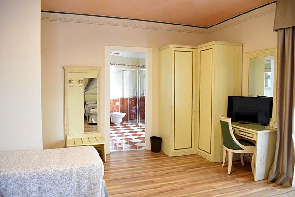 Hotel Carlton