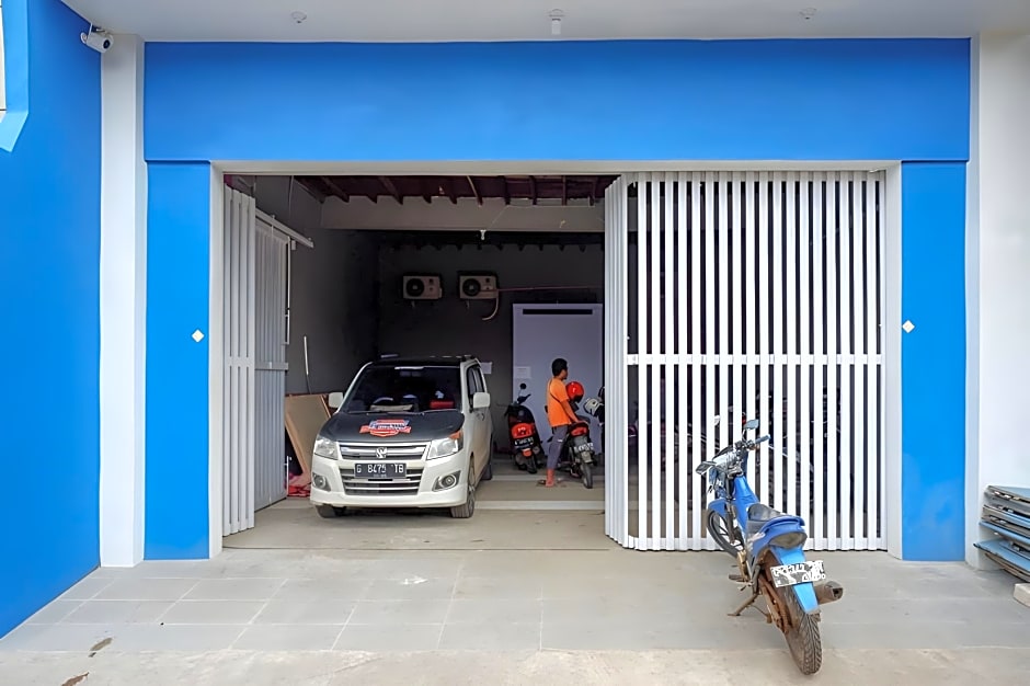 RedDoorz near Pasar Batang