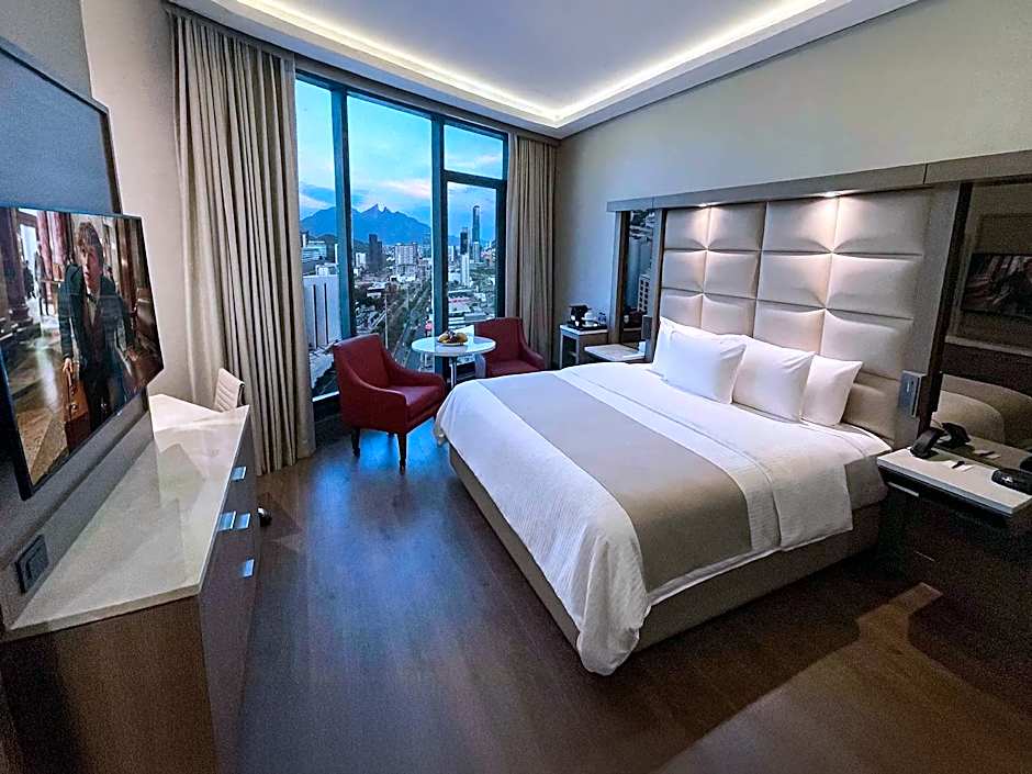 Safi Royal Luxury Metropolitan