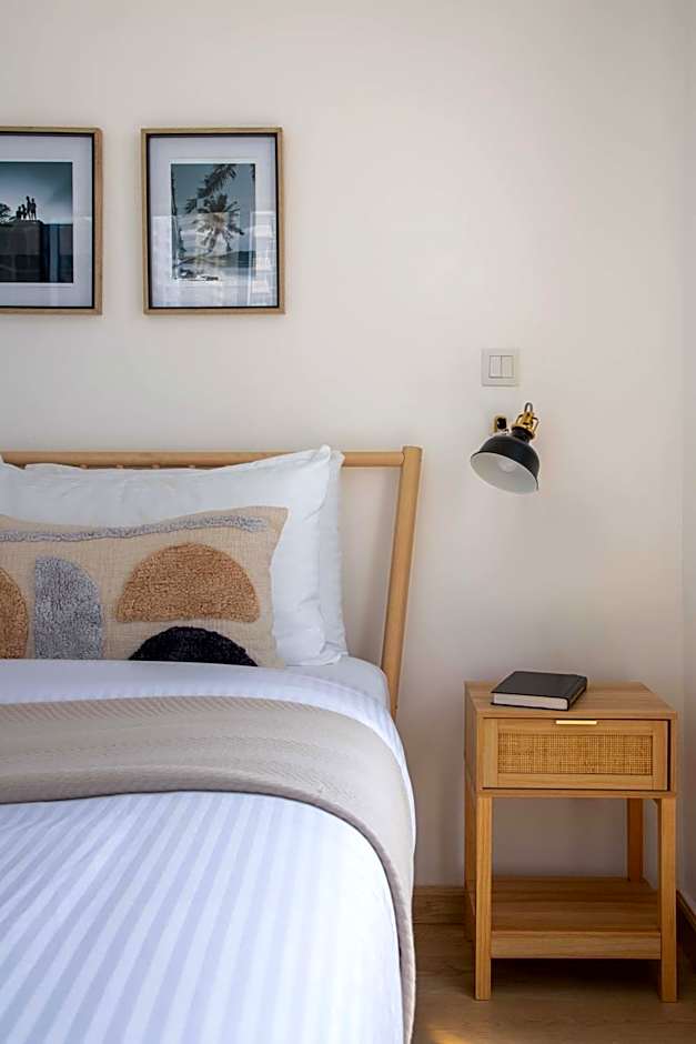 Frank Porter - Goldcrest Views 2